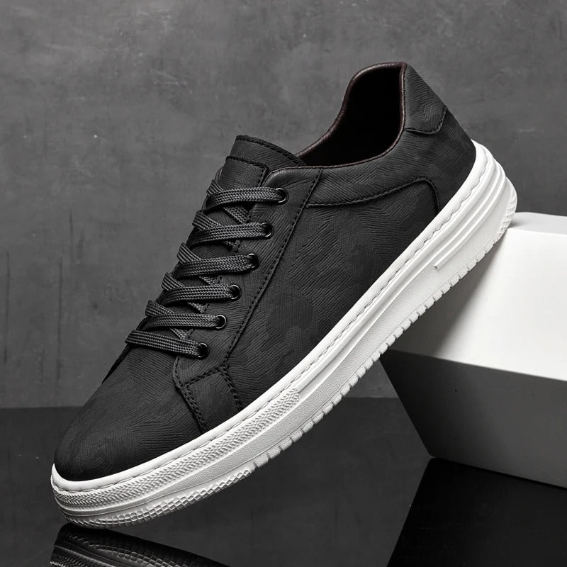 Męskie sneakersy z przeszyciami na cholewce i schludnym, wyprofilowanym kształtem