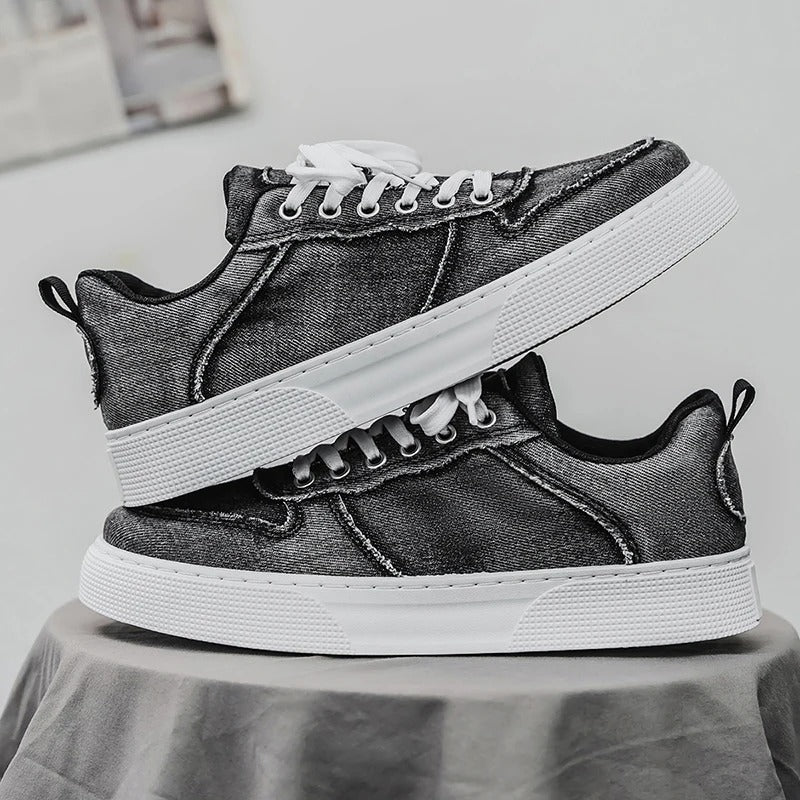 Męskie niskie sneakersy z przecieranym wykończeniem i sznurowaniem