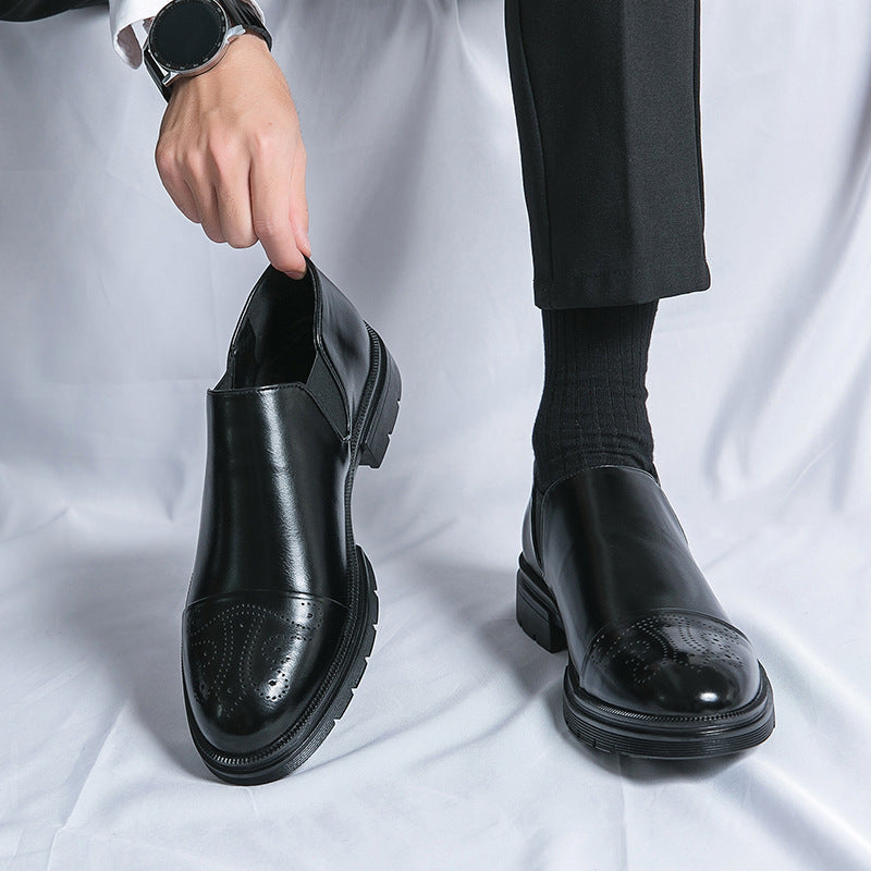 Męskie buty typu slip-on z elastycznymi panelami bocznymi i wyściełaną wkładką