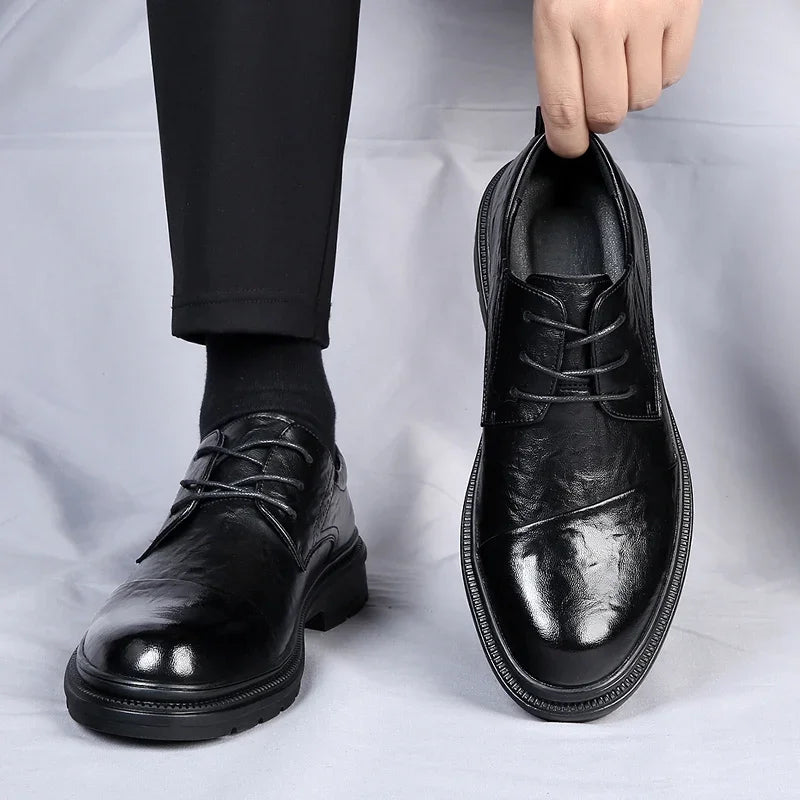 Męskie Buty Formalne z Burniszowaną Cholewką i Podeszwą Typu Lug