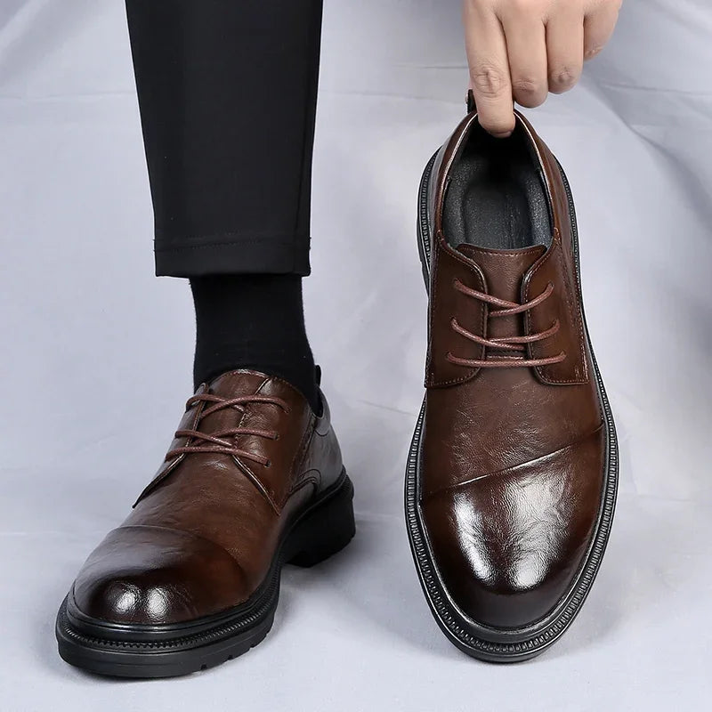 Męskie Buty Formalne z Burniszowaną Cholewką i Podeszwą Typu Lug
