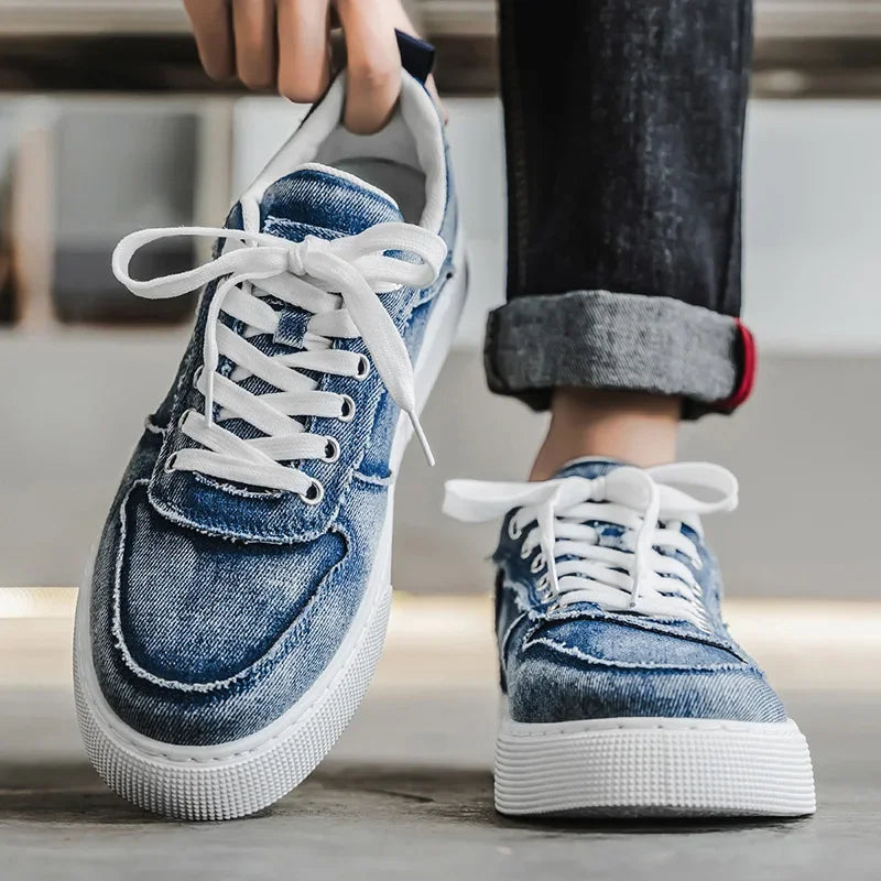 Męskie niskie sneakersy z przecieranym wykończeniem i sznurowaniem
