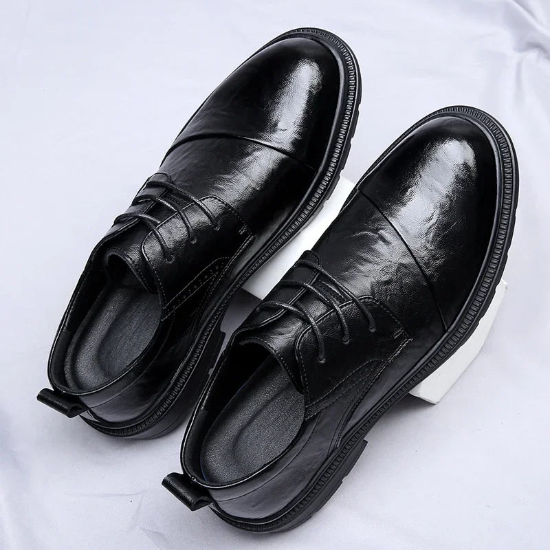 Męskie Buty Formalne z Burniszowaną Cholewką i Podeszwą Typu Lug