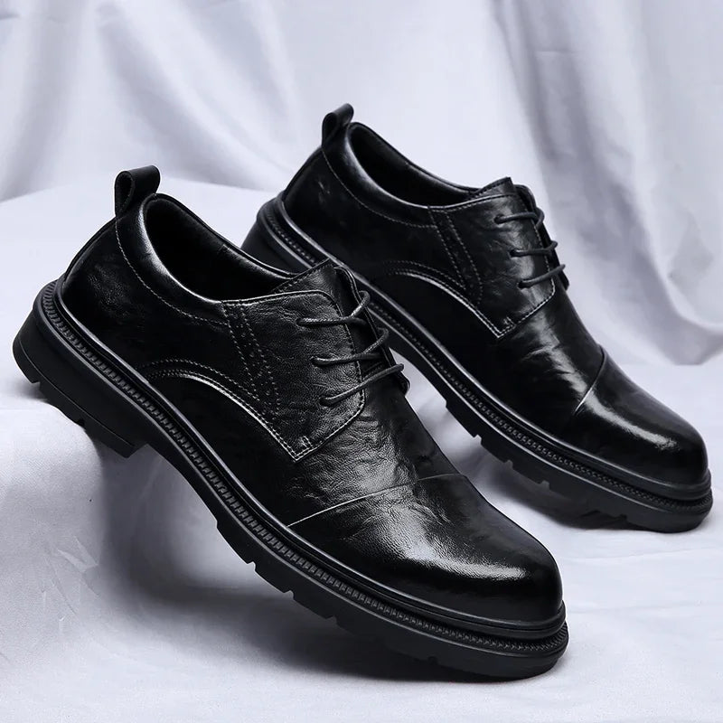 Męskie Buty Formalne z Burniszowaną Cholewką i Podeszwą Typu Lug