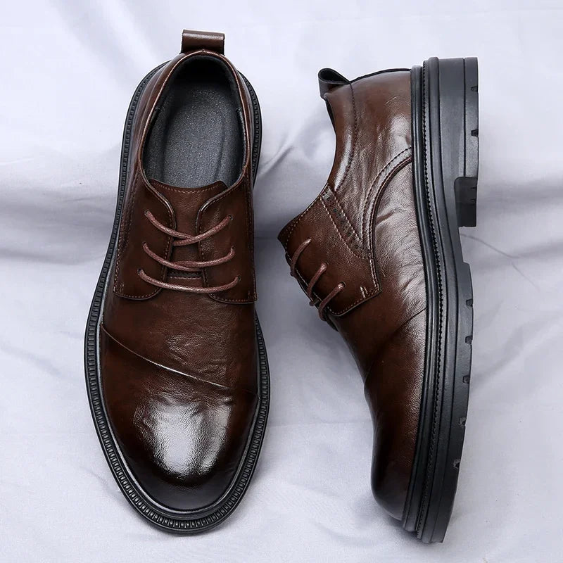 Męskie Buty Formalne z Burniszowaną Cholewką i Podeszwą Typu Lug