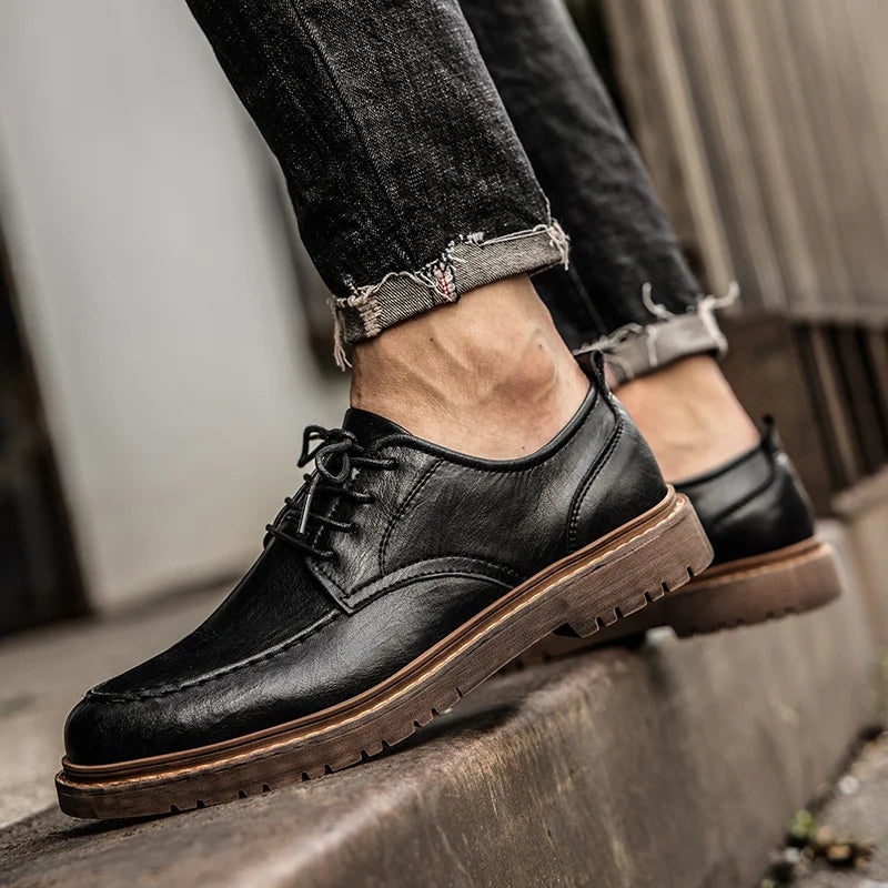 Męskie sneakersy o minimalistycznej sylwetce z teksturowanym wykończeniem