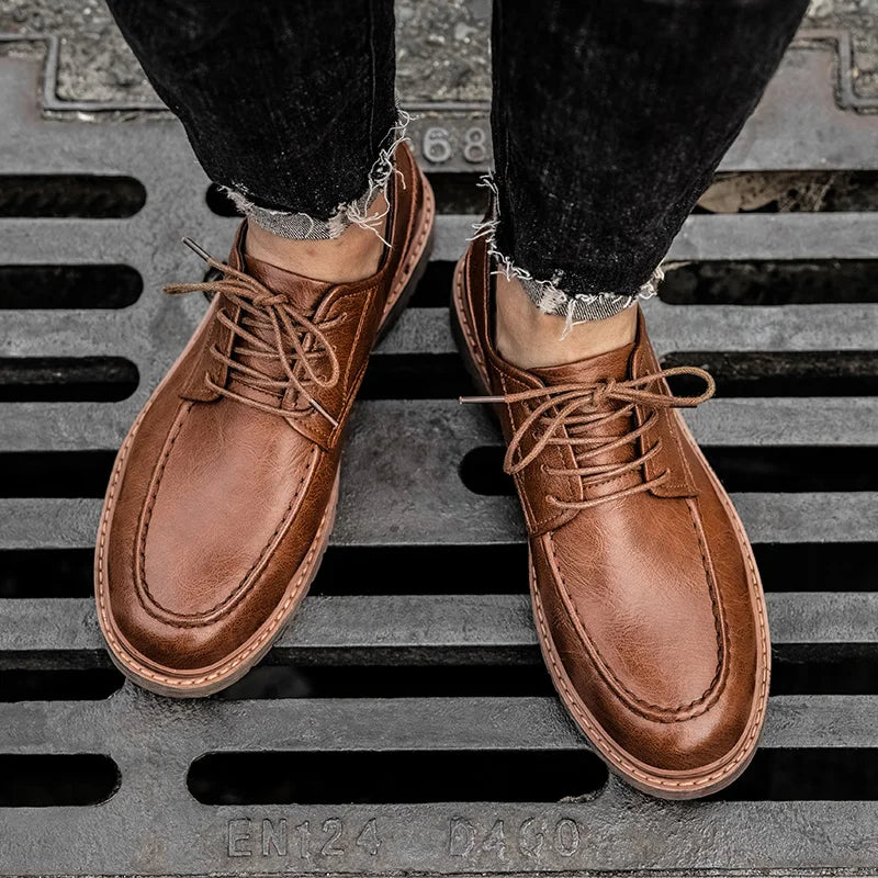 Męskie sneakersy o minimalistycznej sylwetce z teksturowanym wykończeniem