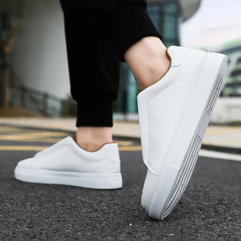 Męskie Sneakersy o Minimalistycznym Designie z Elastyczną Podeszwą i Smukłym Dopasowaniem