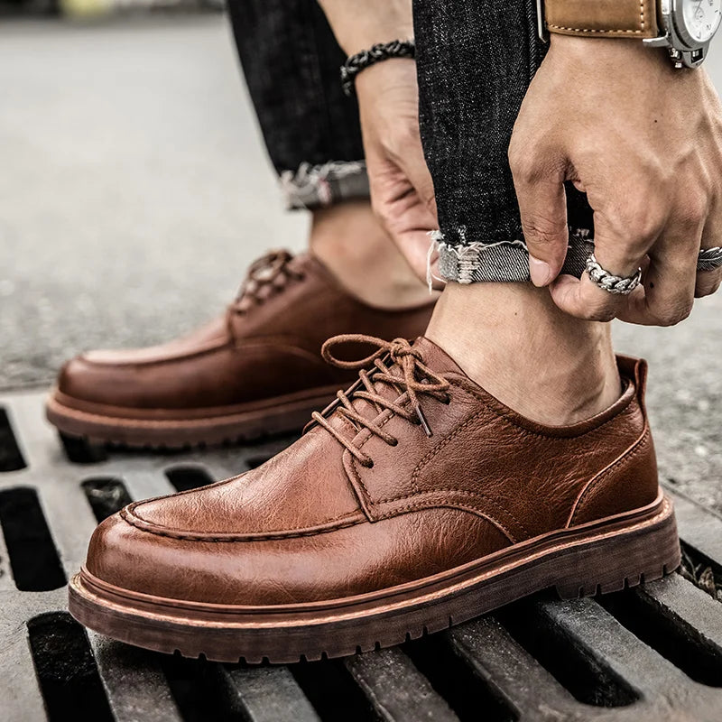 Męskie sneakersy o minimalistycznej sylwetce z teksturowanym wykończeniem