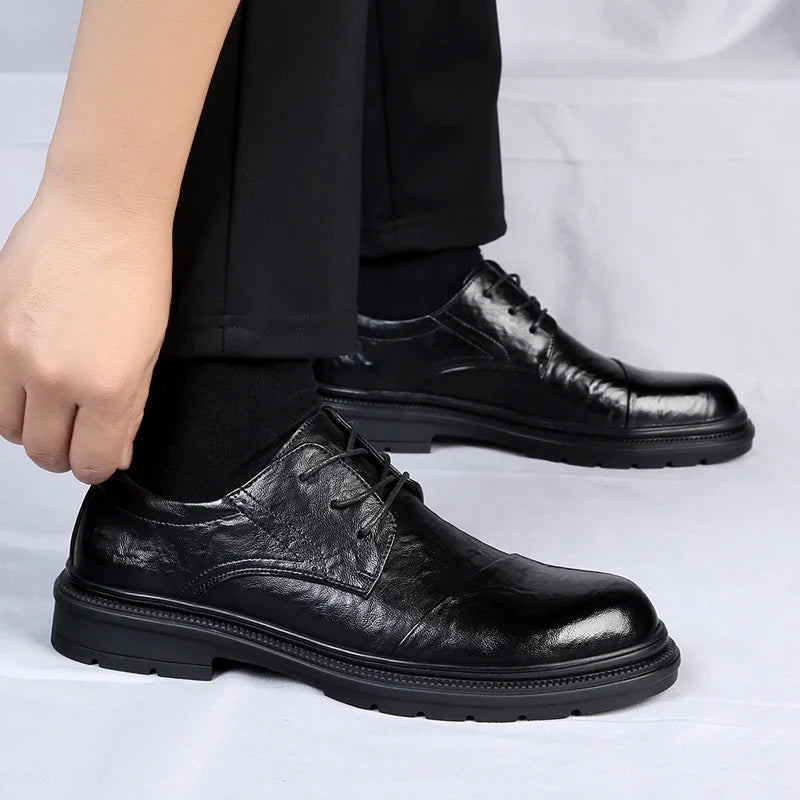 Męskie Buty Formalne z Burniszowaną Cholewką i Podeszwą Typu Lug