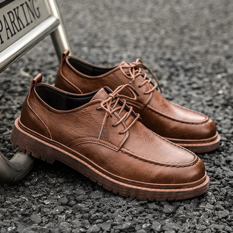 Męskie sneakersy o minimalistycznej sylwetce z teksturowanym wykończeniem
