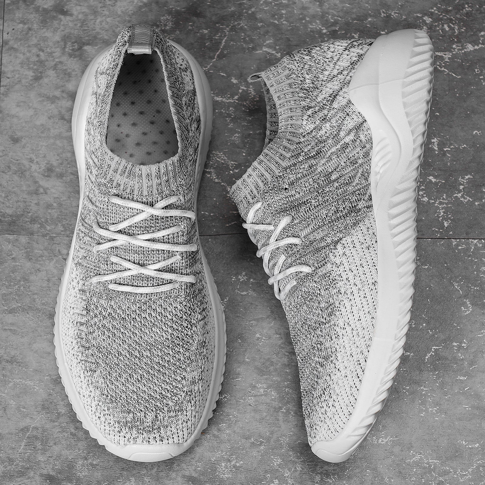 Męskie sneakersy z siateczki z elastycznym kołnierzem i gumową podeszwą