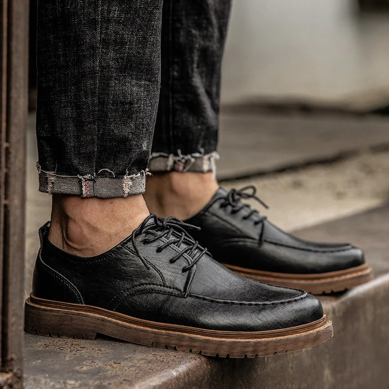Męskie sneakersy o minimalistycznej sylwetce z teksturowanym wykończeniem