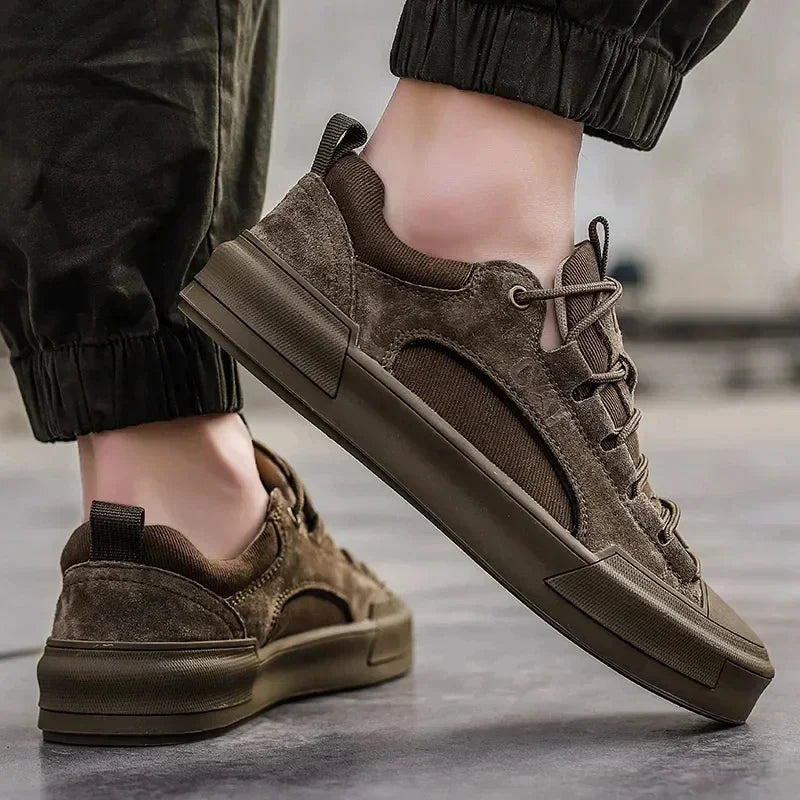 Męskie sneakersy z oddychającymi wstawkami i wytrzymałą podeszwą