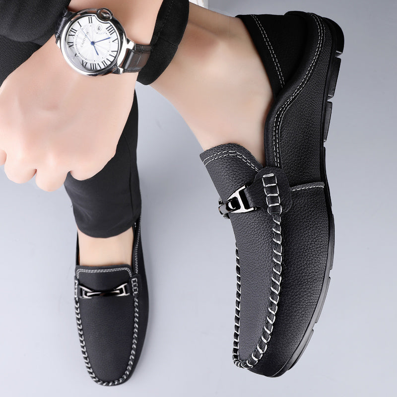Męskie loafersy z metalową ozdobą i gumową podeszwą